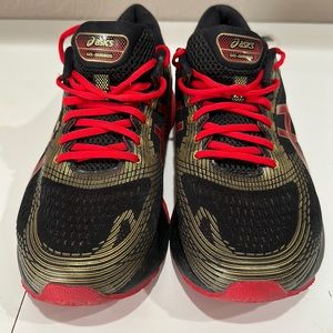 ASICS Gel Nimbus 21 Black n Red size 11.5 great condition